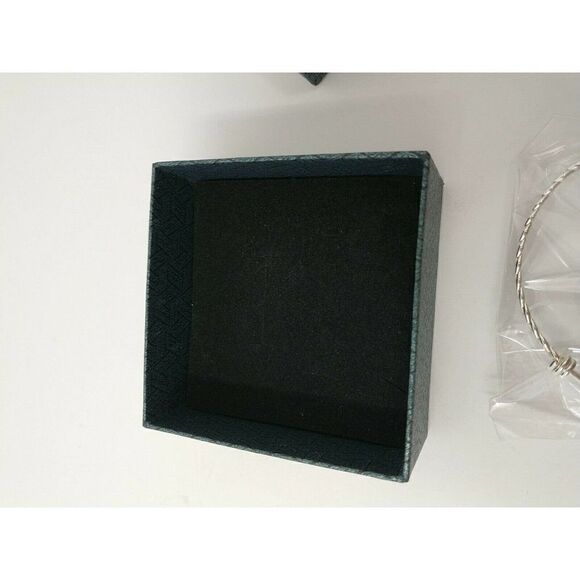 Wire Bangle Bracelet "It Takes a Big Heart..." - Picture 4 of 6